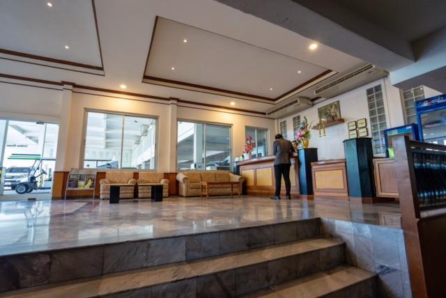Golden House Service And Apartment Rayong Zewnętrze zdjęcie