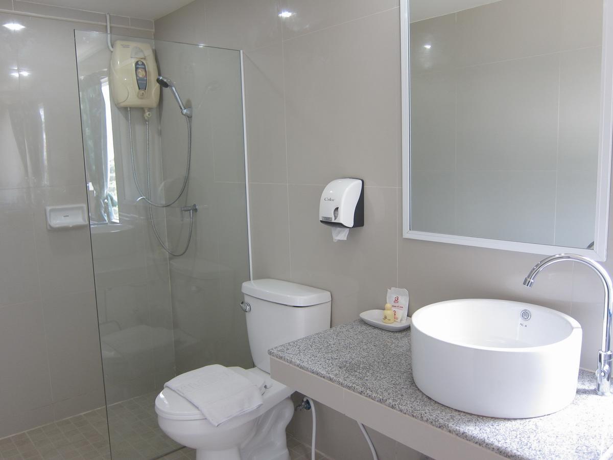 Golden House Service And Apartment Rayong Zewnętrze zdjęcie