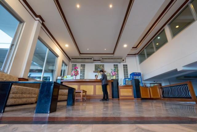 Golden House Service And Apartment Rayong Zewnętrze zdjęcie
